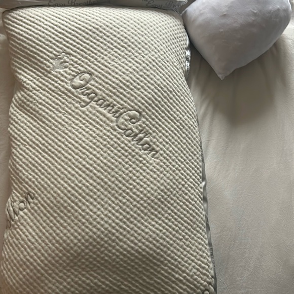 Nest Easy Breather Natural Pillow Premium Latex Foam Adjustable Sleeping NEW - Picture 2 of 5